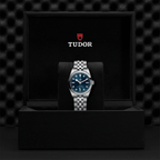 Black Bay One 31mm - Blue, Diamond-Set on Bracelet
